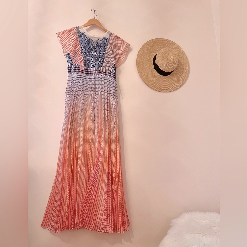 Anthropologie Stunner! Woman’s dress. Size 6. NWT.